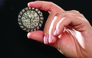 Napoleon's Brooch Sells for $4.4 Million in Geneva