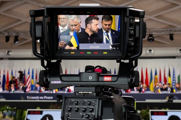 Западные державы критикуют российское вторжение в Украину на саммите в Швейцарии